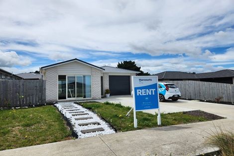 Photo of property in 30 Opouatu Avenue, Glenbrook, 2681