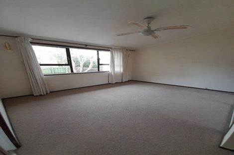 Photo of property in 2/126 Island Bay Road, Beach Haven, Auckland, 0626