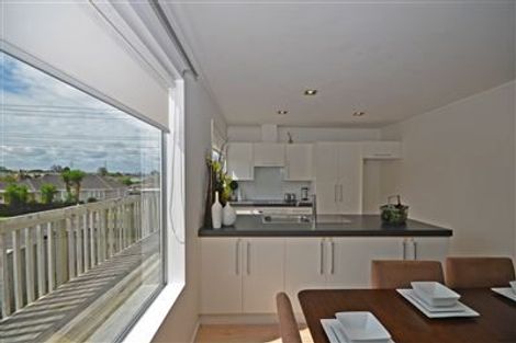 Photo of property in 3a Toru Street, Te Atatu Peninsula, Auckland, 0610