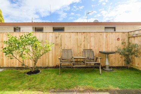 Photo of property in 1a Lowestoft Place, West End, Palmerston North, 4412