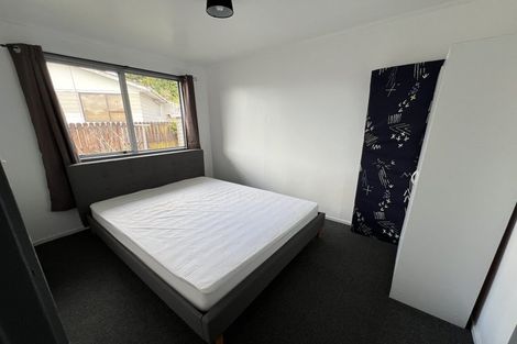 Photo of property in 2/6 Edwin Freeman Place, Ranui, Auckland, 0612