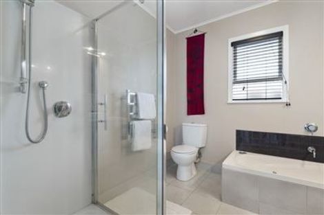 Photo of property in 35 Lynden Avenue, Hillcrest, Auckland, 0627