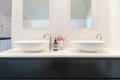 Photo of property in 49 Messines Road, Karori, Wellington, 6012