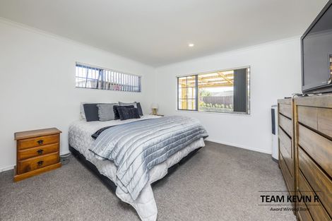 Photo of property in 10 Royalpark Place, Favona, Auckland, 2024