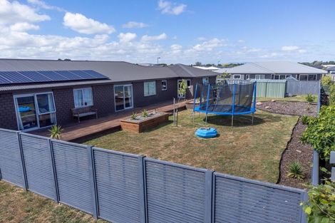 Photo of property in 1 Routhan Way, Carterton, 5713