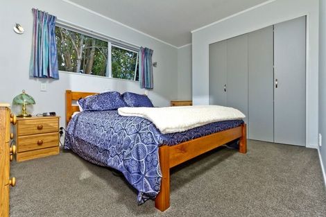 Photo of property in 8 Halberg Street, Glenfield, Auckland, 0629