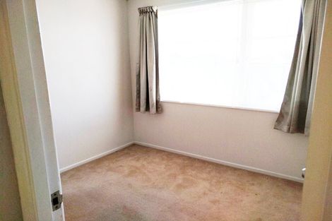 Photo of property in 20a Roberts Road, Te Atatu South, Auckland, 0610