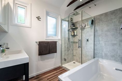 Photo of property in 52 Kia Ora Road, Beach Haven, Auckland, 0626