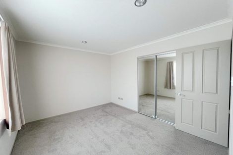 Photo of property in 30 The Track, Takanini, 2112