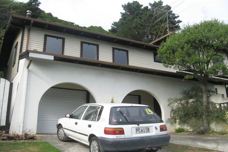 Photo of property in 35 Woodhouse Avenue, Karori, Wellington, 6012