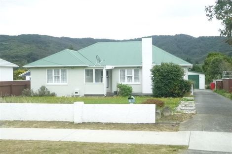 Photo of property in 16 Peel Place, Wainuiomata, Lower Hutt, 5014