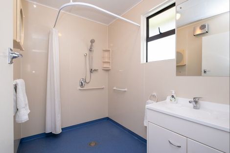 Photo of property in 6 Memorial Park Avenue, Haumoana, 4102