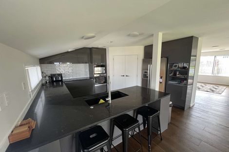 Photo of property in 8e Grenada Avenue, Forrest Hill, Auckland, 0620