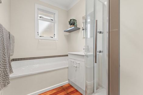 Photo of property in 12 Snowdon Avenue, Terrace End, Palmerston North, 4410