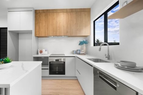 Photo of property in 108e Taikata Road, Te Atatu Peninsula, Auckland, 0610