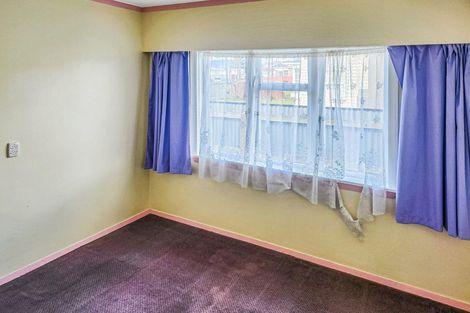 Photo of property in 11 Carlisle Street, Levin, 5510