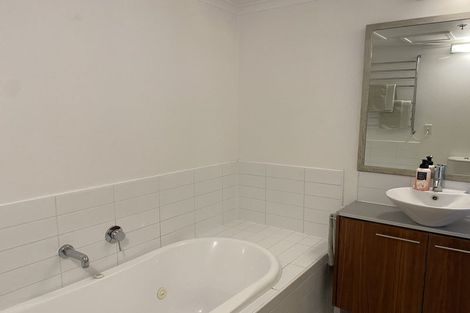 Photo of property in Augusta Apartments, 10/254 Willis Street, Te Aro, Wellington, 6011