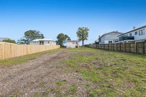 Photo of property in 929 Whangaparaoa Road, Manly, Whangaparaoa, 0930