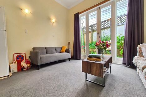 Photo of property in 123a Glenmore Street, Kelburn, Wellington, 6012