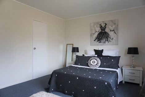 Photo of property in 2/46 Shifnal Drive, Randwick Park, Auckland, 2105