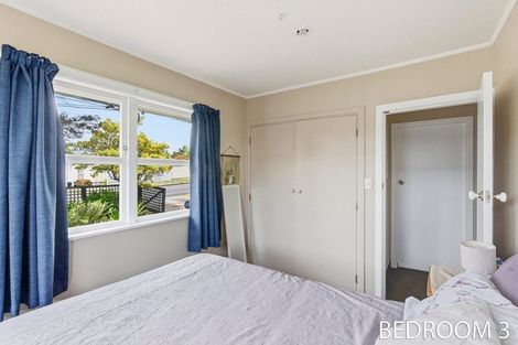 Photo of property in 17 Walton Road, Paraparaumu Beach, Paraparaumu, 5032