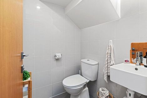 Photo of property in 2/35 Victoria Road, Mount Maunganui, 3116