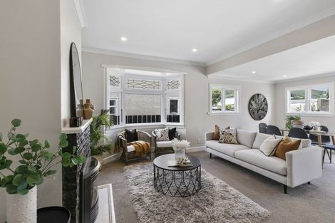 Photo of property in 135 Whites Line East, Waiwhetu, Lower Hutt, 5010