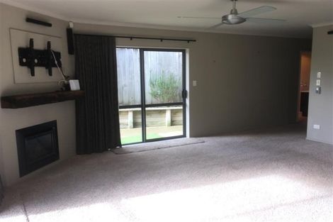 Photo of property in 1 Gaylands Place, Opaheke, Papakura, 2113