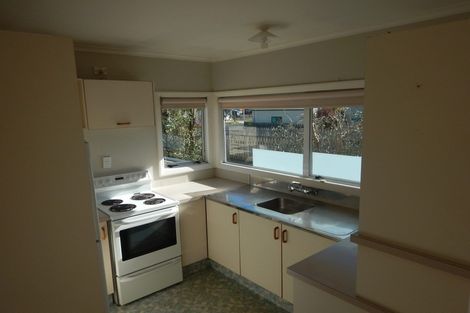 Photo of property in 13 Seaview Road, Marfell, New Plymouth, 4310