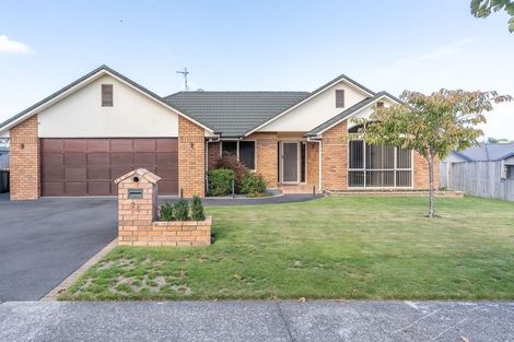 Photo of property in 25 Limousin Place, Grandview Heights, Hamilton, 3200