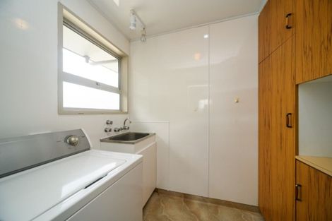 Photo of property in 9 Walker Crescent, Bulls, 4818