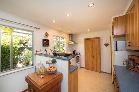 Photo of property in 11 Dorset Crescent, Hokowhitu, Palmerston North, 4410