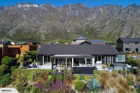 Photo of property in 5 Kintyre Court, Jacks Point, Queenstown, 9371