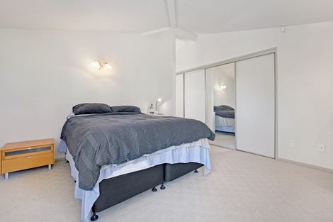 Photo of property in 2/6 Crete Avenue, Milford, Auckland, 0620