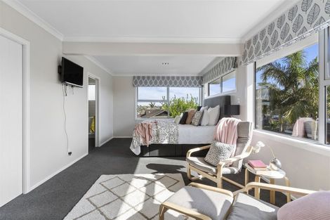 Photo of property in 24 Gulf Crest, Bucklands Beach, Auckland, 2012