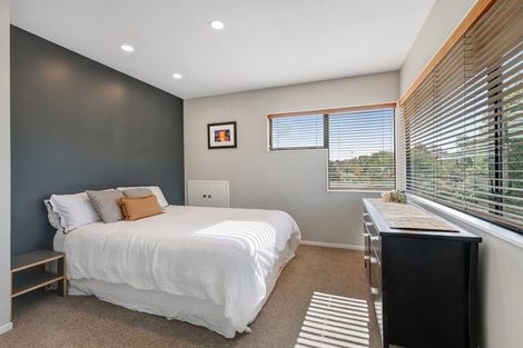 Photo of property in 8 Saint Lucia Place, Unsworth Heights, Auckland, 0632