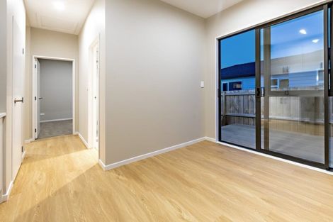 Photo of property in 12 Twin Parks Rise, Papakura, 2110