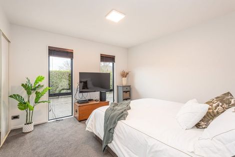 Photo of property in 14 Willowview Drive, Redwood, Christchurch, 8051
