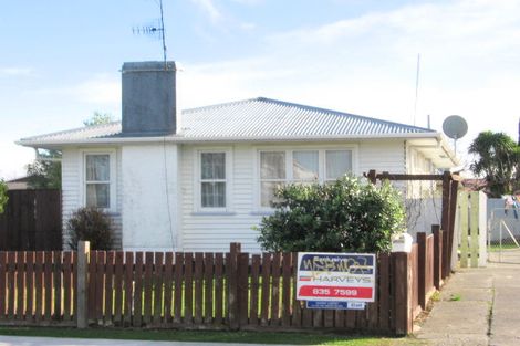 Photo of property in 15 Constable Crescent, Onekawa, Napier, 4110