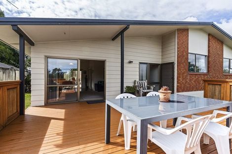 Photo of property in 100 Heta Road, Highlands Park, New Plymouth, 4312