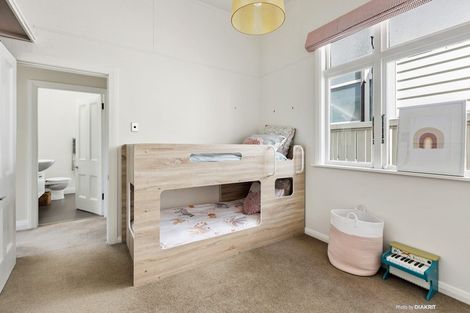 Photo of property in 16 Earls Terrace, Mount Victoria, Wellington, 6011