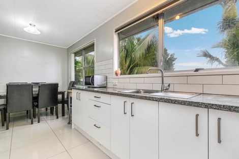 Photo of property in 15 Astor Place, Manurewa, Auckland, 2102