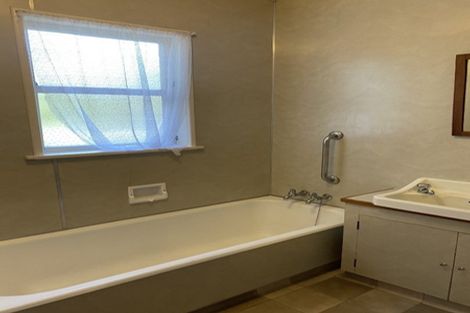 Photo of property in 12 Guthrie Road, Havelock North, 4130