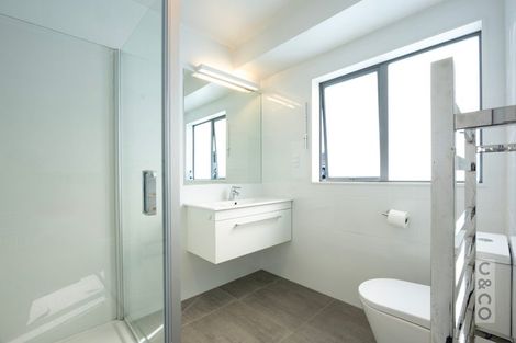 Photo of property in 54 Vinistra Road, Kumeu, 0810