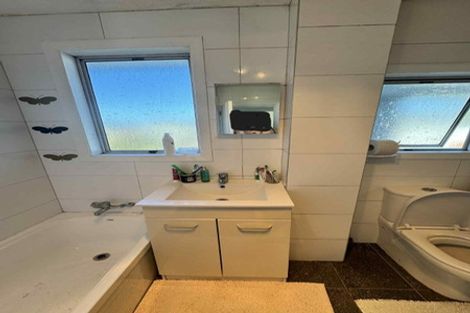 Photo of property in 5 Whenua View, Titahi Bay, Porirua, 5022