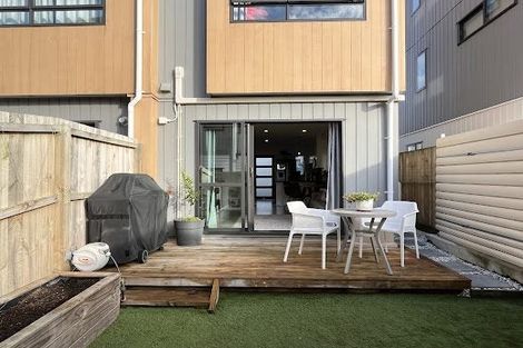 Photo of property in 16/8 Arney Road, Ranui, Auckland, 0612