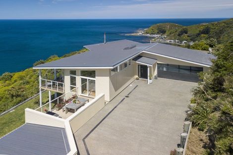 Photo of property in 16 Signallers Grove, Breaker Bay, Wellington, 6022