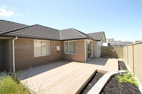 Photo of property in 23 Erceg Way, Rosehill, Papakura, 2113