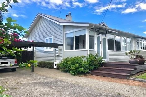 Photo of property in 11 Ocean View Road, Milford, Auckland, 0620