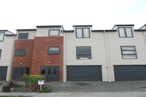 Photo of property in 5 Barnea Circle, Glen Eden, Auckland, 0602